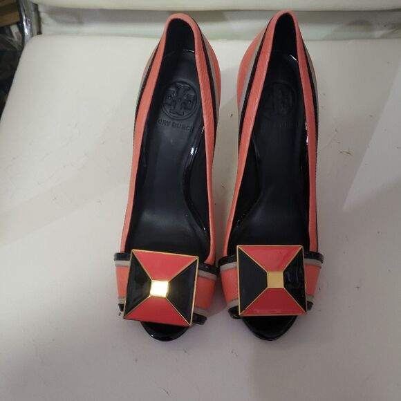 Tory Burch peach/black/gold SAMPLE pump 4.25 "heel" Never worn Size 7 - Picture 1 of 8